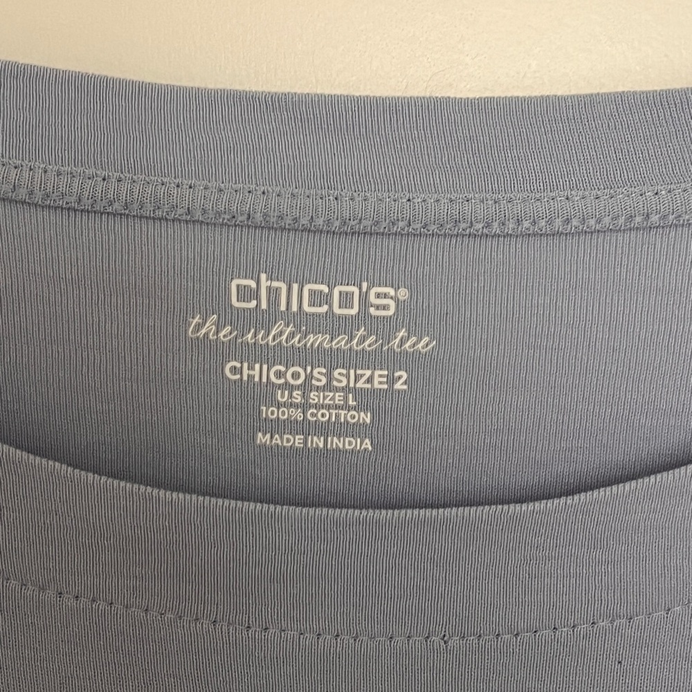 Chicos tee and crops bundle - Picture 6 of 9